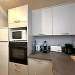 Hyelan - Climatise Pour 6 Personnes Avec Piscine Sur Le Port D'hyeres Apartamento